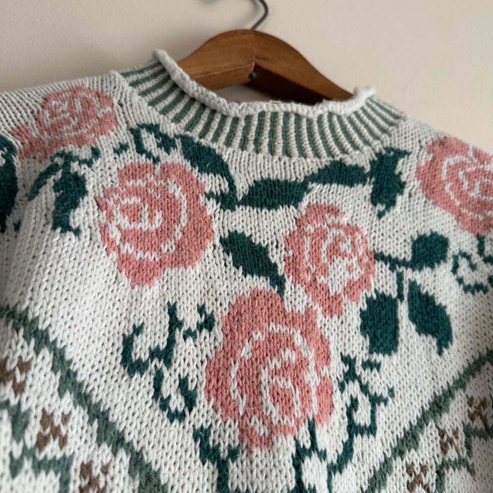 Vintage Rose Floral Knit Mock‎ Neck Sweater - Picture 2 of 11